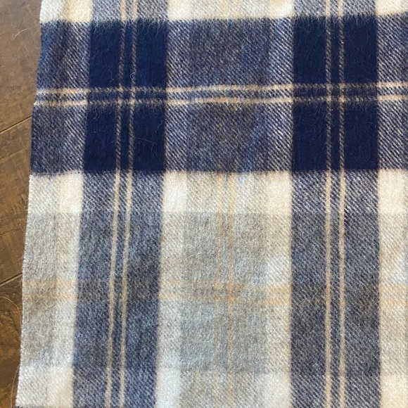 Balmoral Scotland Plaid Wool Scarf - Picture 6 of 12